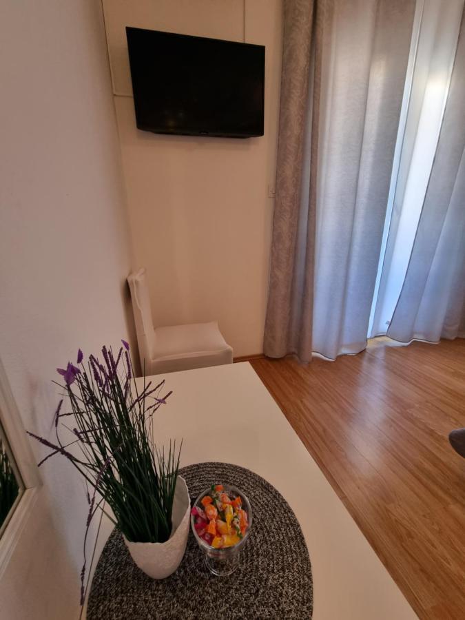 Apartments Lili Biograd Na Moru Exterior photo